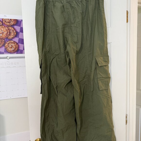 Aerie Army Green Baggy Cargo Pants Size Large Elastic Waist Drawstring Wide Leg - Picture 8 of 11